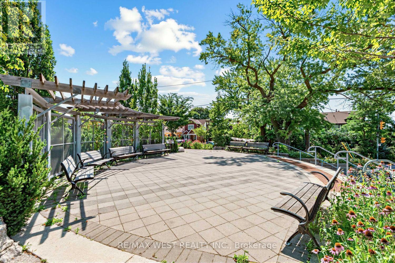 #303 1150 BRIAR HILL AVENUE - 36