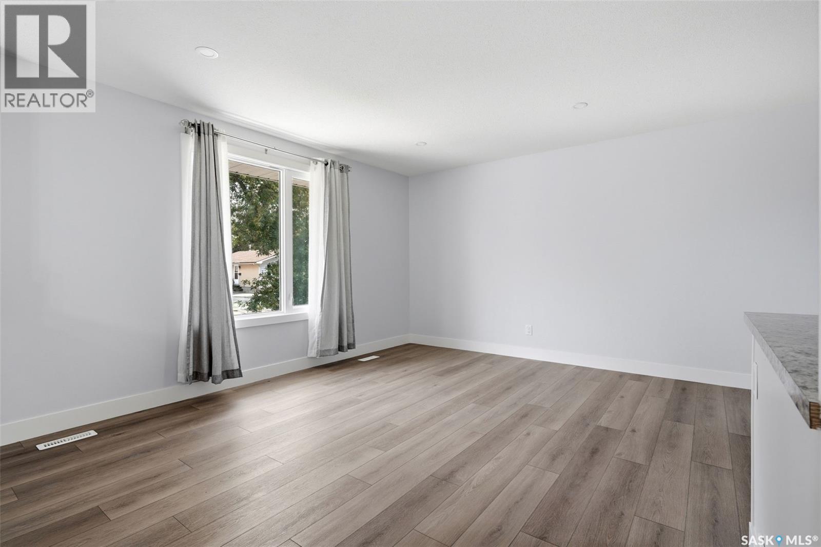 10 Osborne CRESCENT, Regina — photo 3