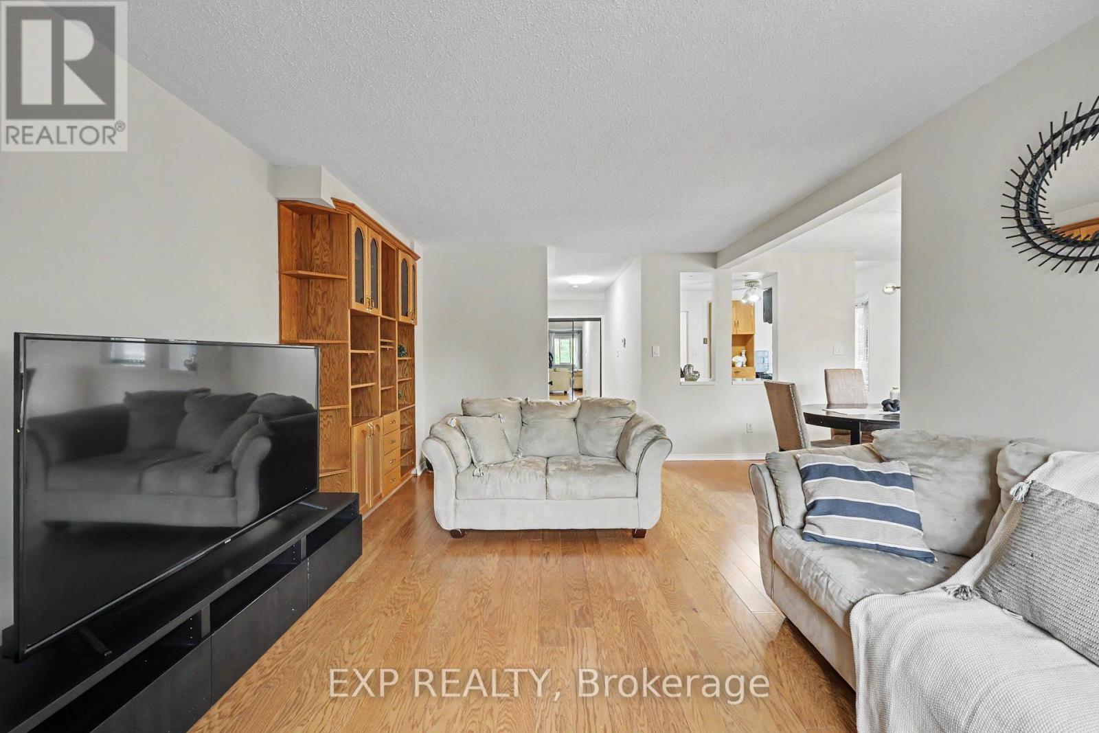 #47 38 ELORA DRIVE - 12