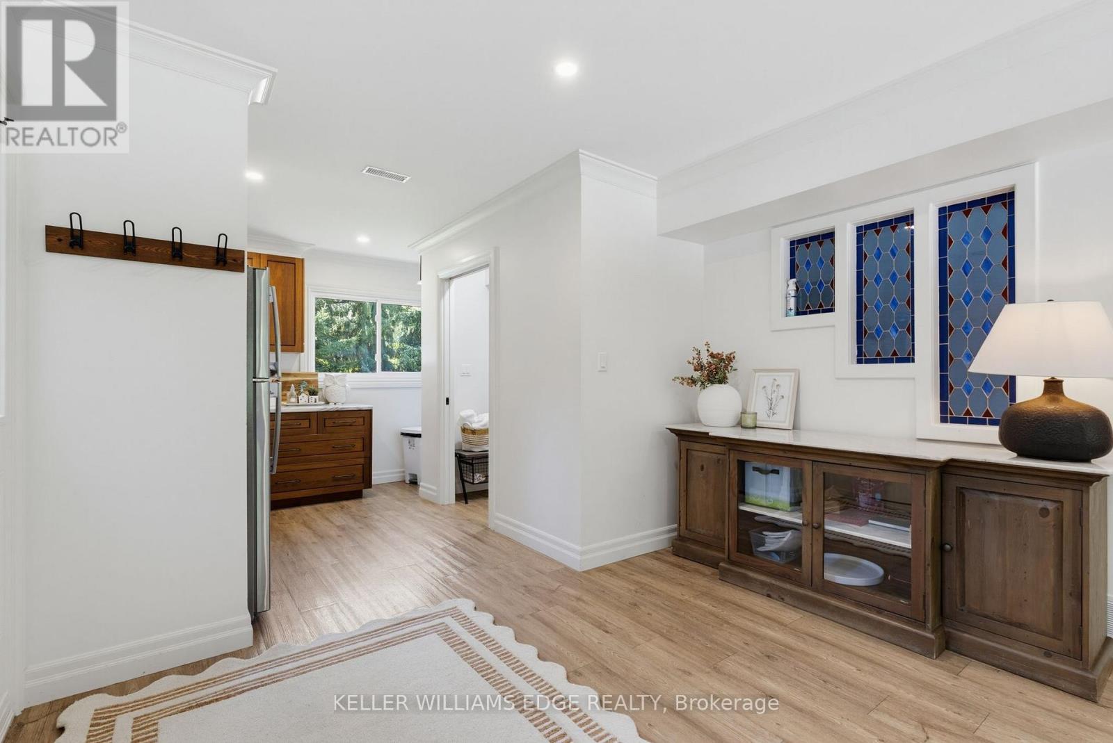 21 KERMAN AVENUE - 19