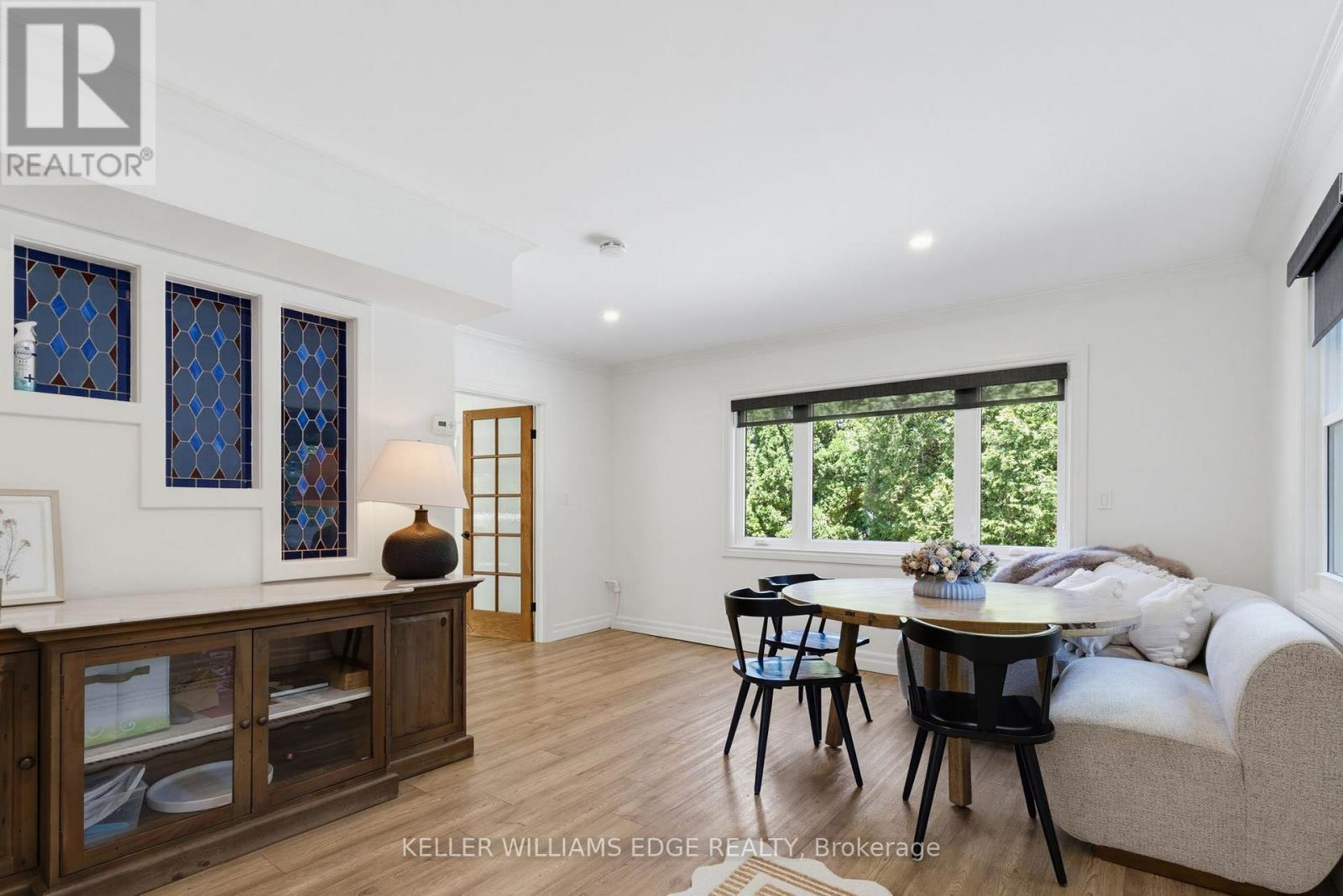21 KERMAN AVENUE - 22