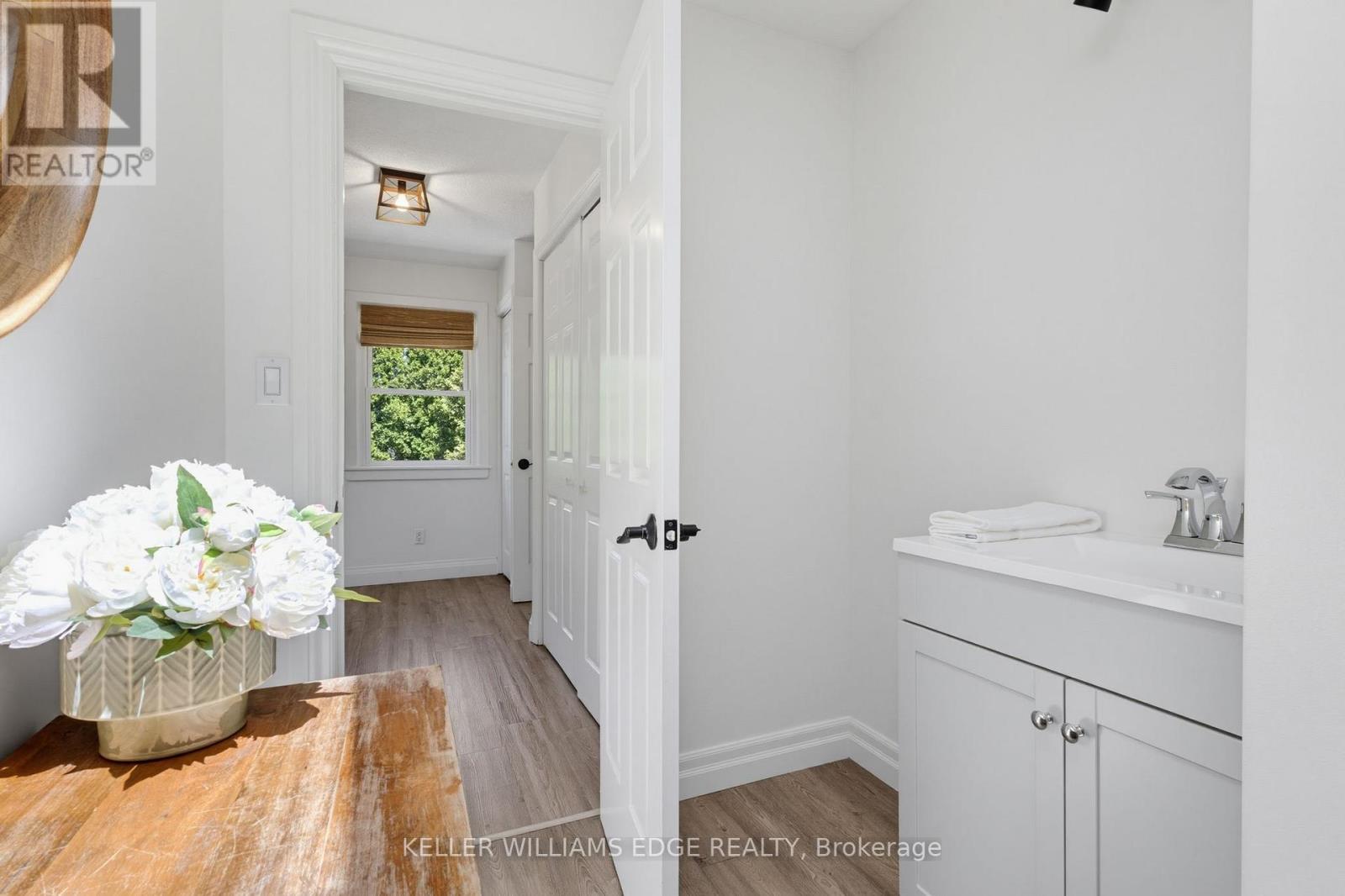 21 KERMAN AVENUE - 34