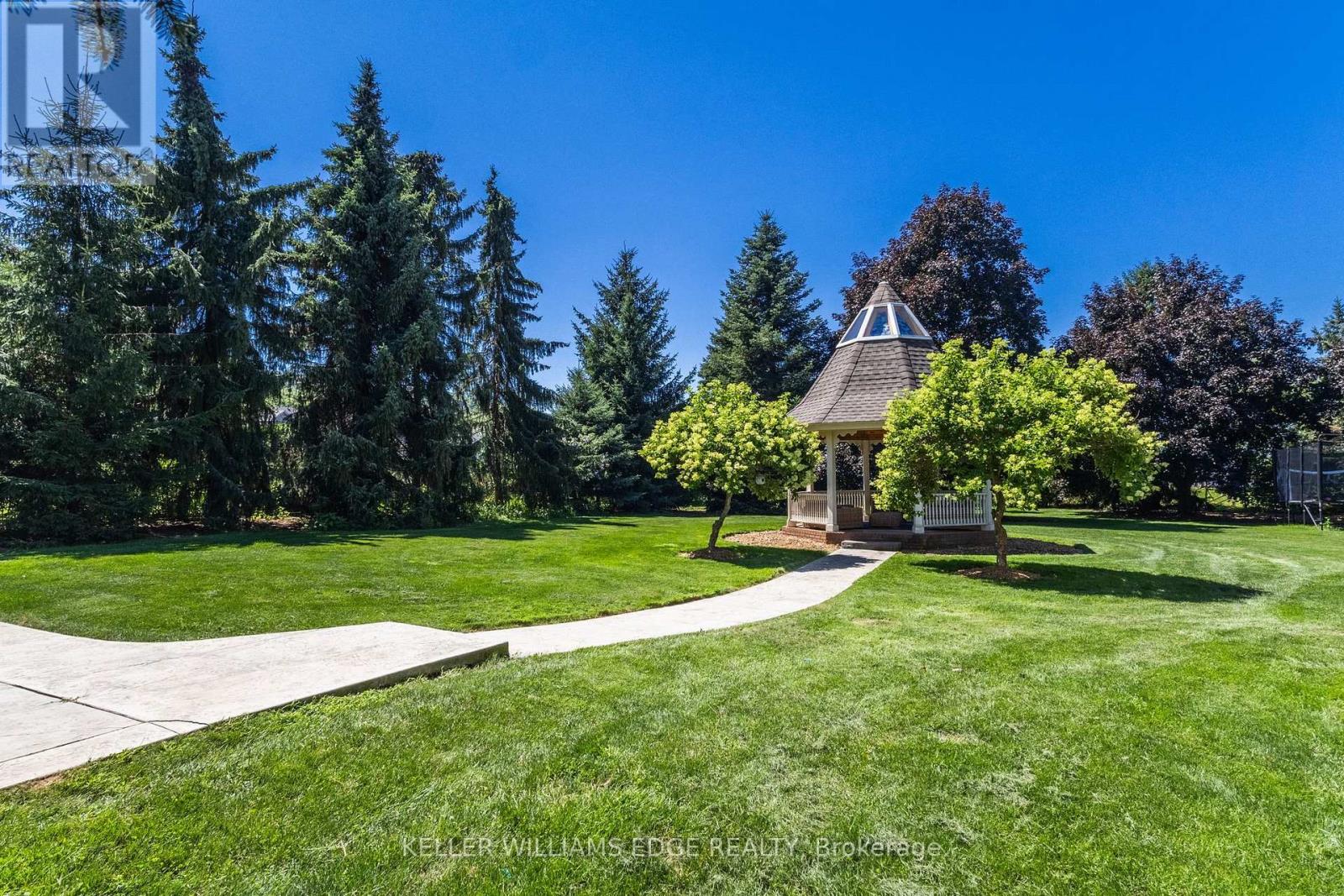 21 KERMAN AVENUE - 39