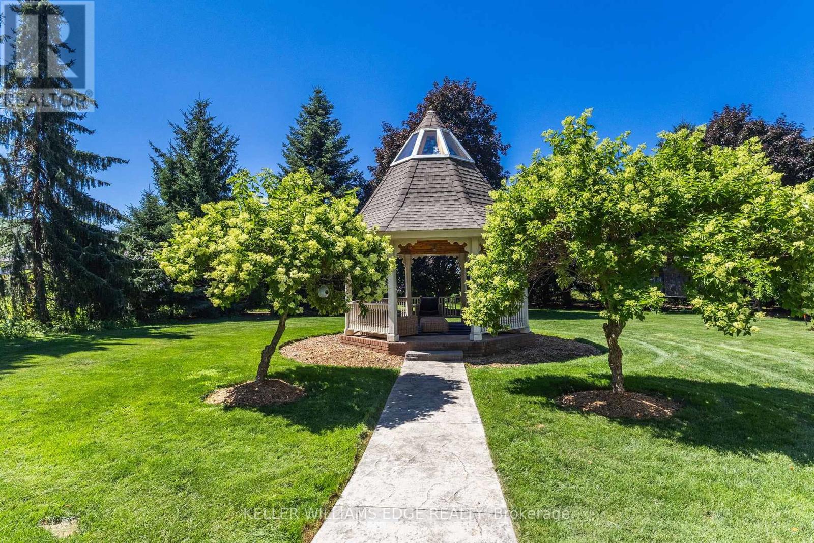 21 KERMAN AVENUE - 6
