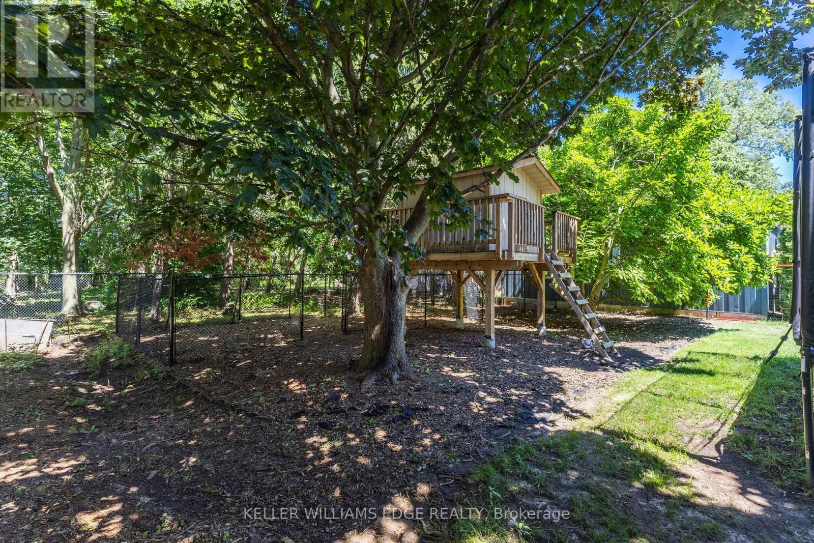 21 KERMAN AVENUE - 7