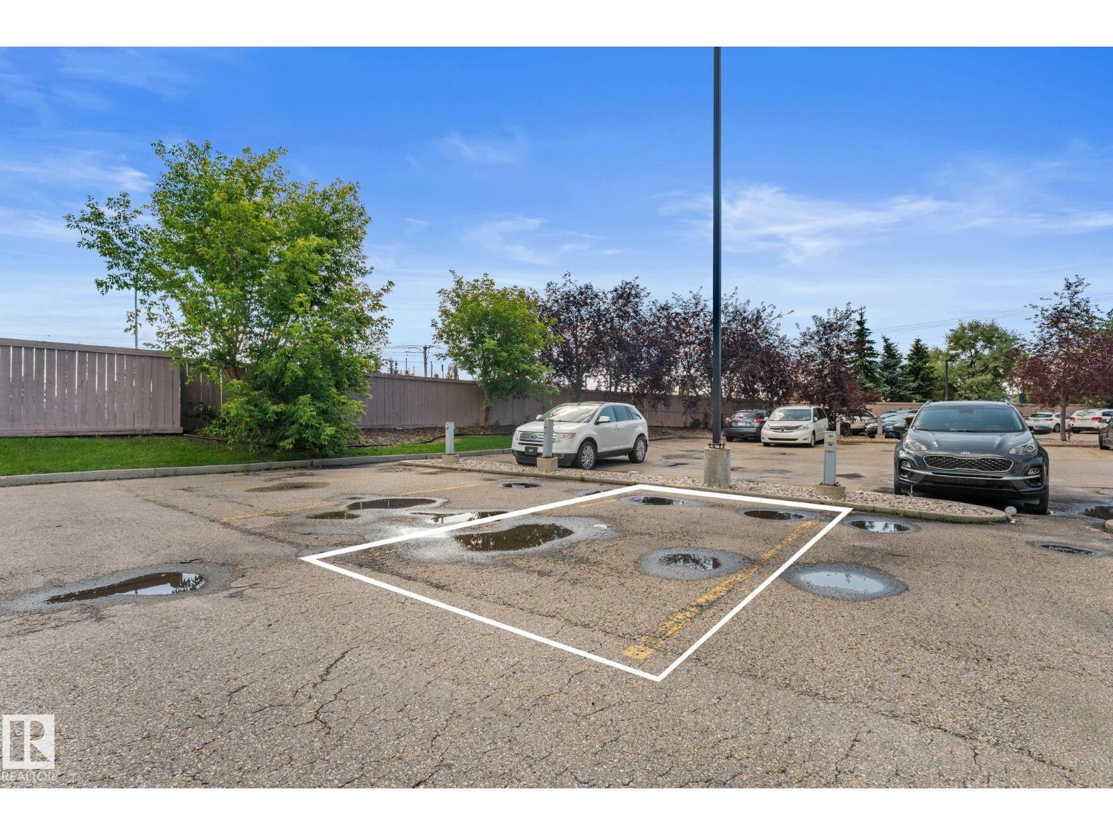 #417 11325 83 ST NW - 31