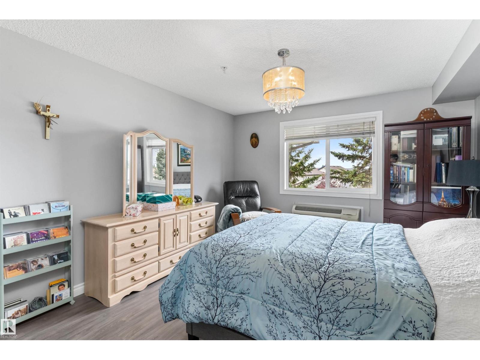 #305A 6 SPRUCE RIDGE DR - 24