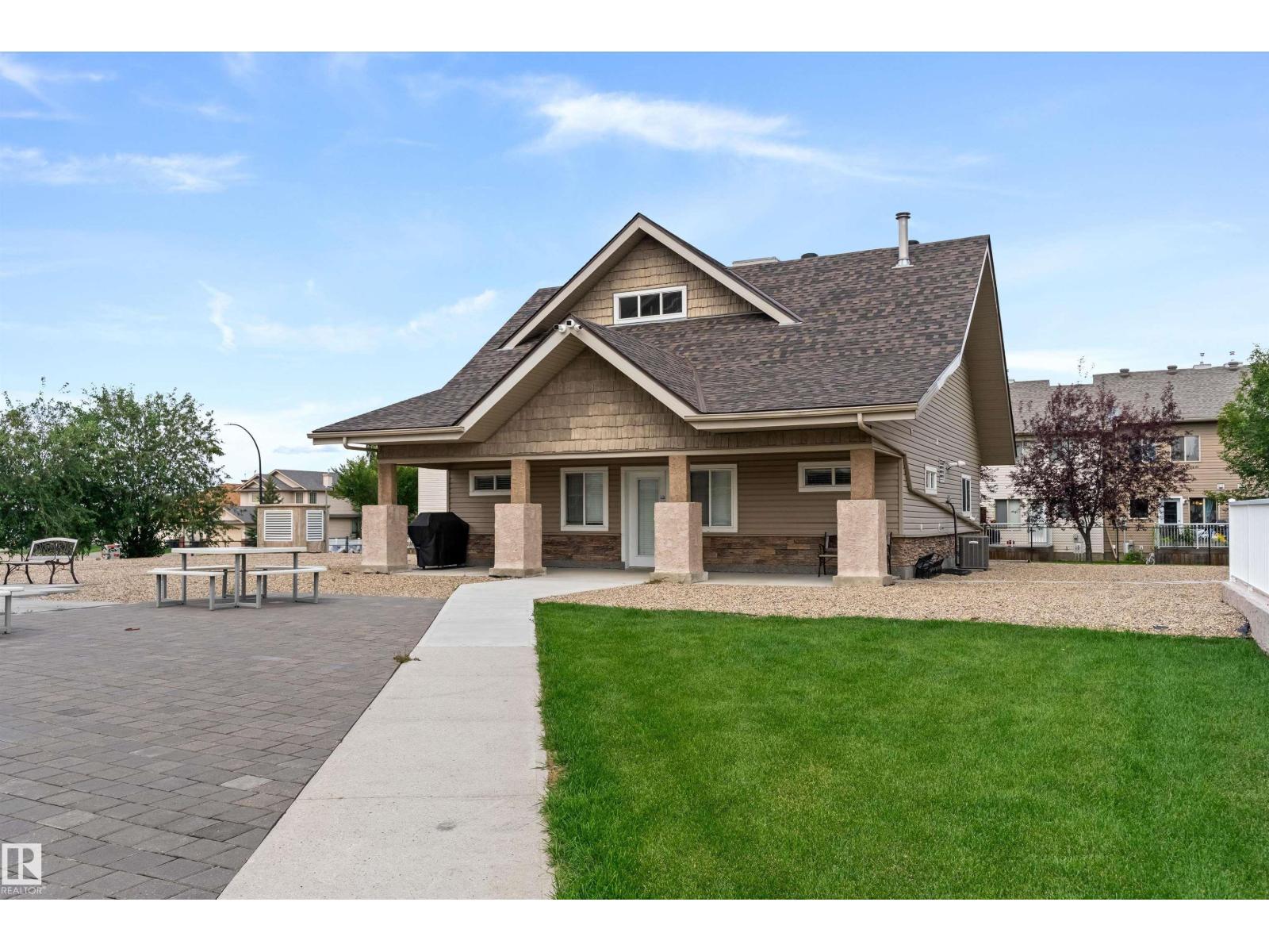 #305A 6 SPRUCE RIDGE DR - 33