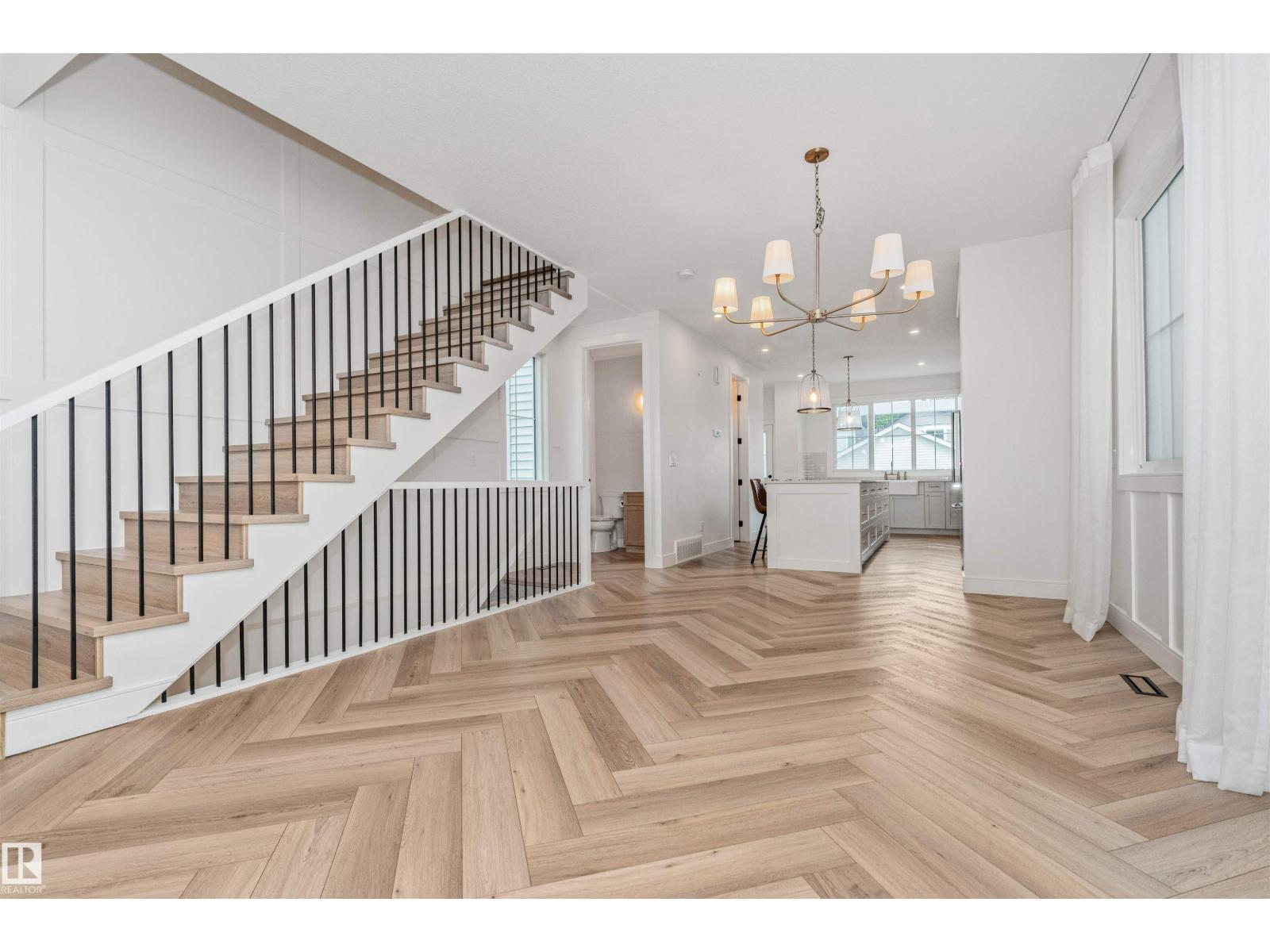10439 144 ST NW - 36