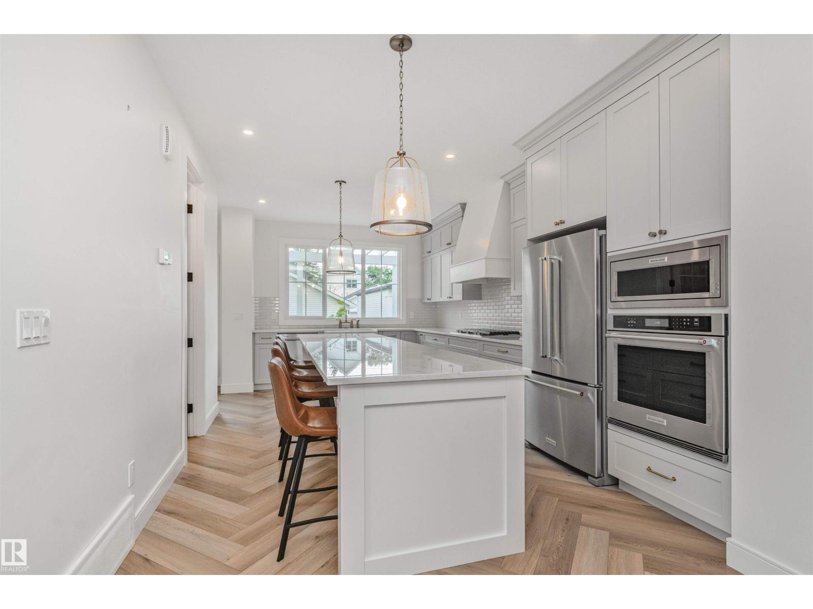 10439 144 ST NW - 38