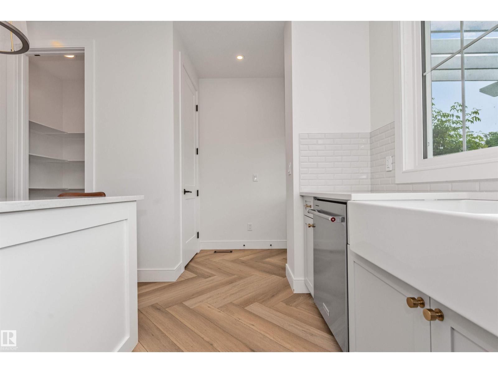 10439 144 ST NW - Image 45