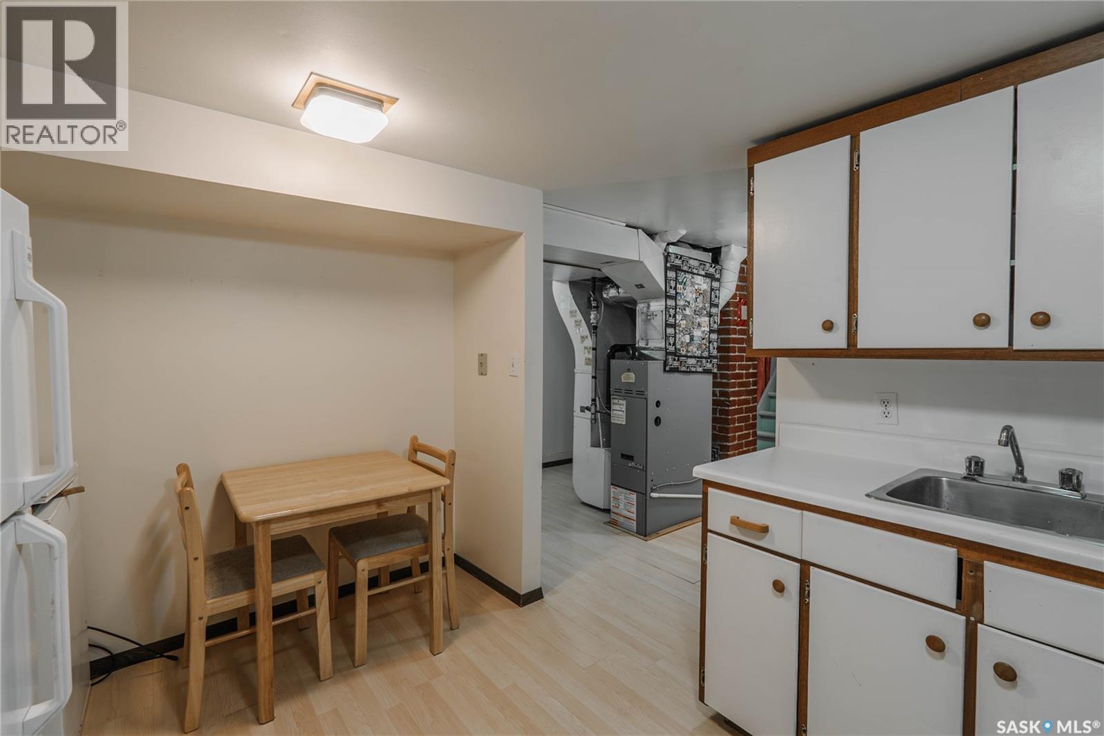 903 10th STREET E - 42