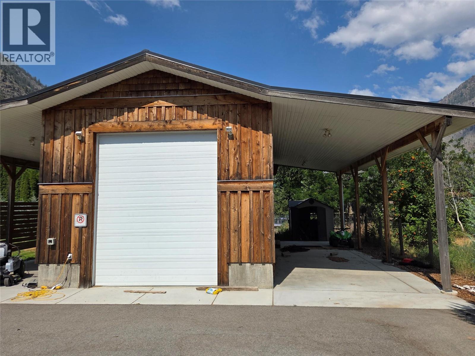 128 Ashnola Road - 40