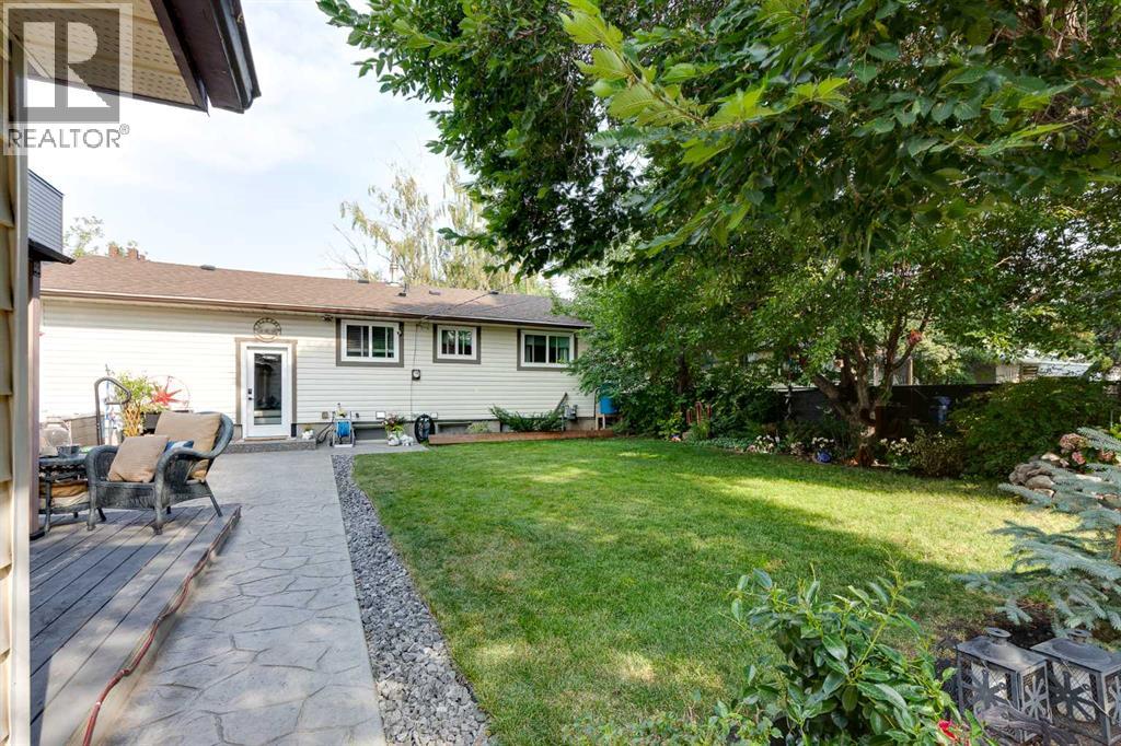 9111 Fairmount Drive SE - Image 31