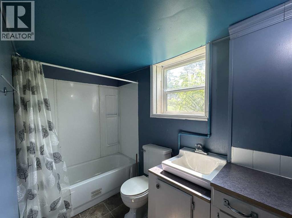 5010 44 Avenue - Image 13