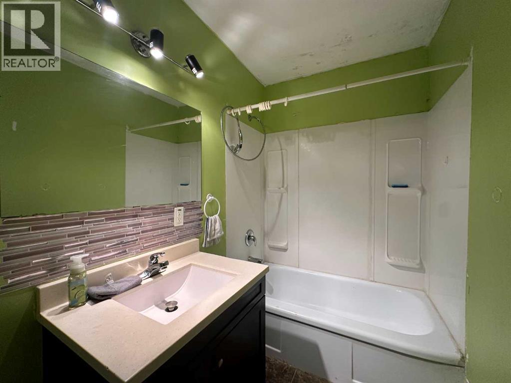 5010 44 Avenue - Image 8