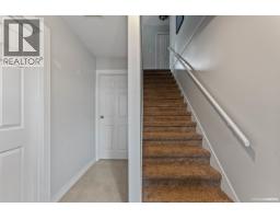 20445 Thorne Avenue, Maple Ridge, BC V2X8V1 Photo 13