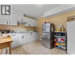 20445 Thorne Avenue, Maple Ridge, BC V2X8V1 Photo 9