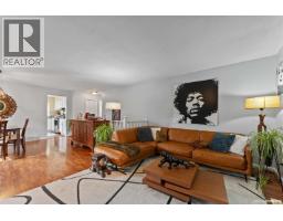 20445 Thorne Avenue, Maple Ridge, BC V2X8V1 Photo 18