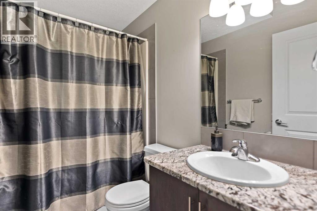124 25 Avenue NE - 25