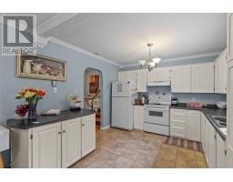 7 Tamarack Street thumbnail 9