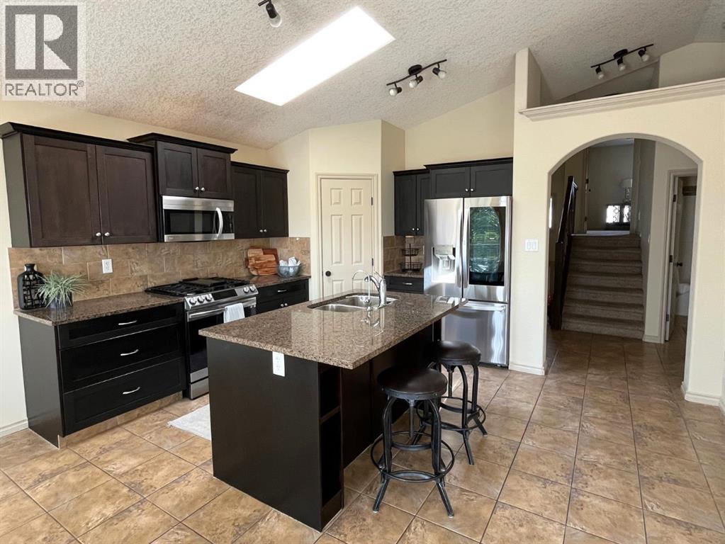 226 Gateway Manor S - Image 3