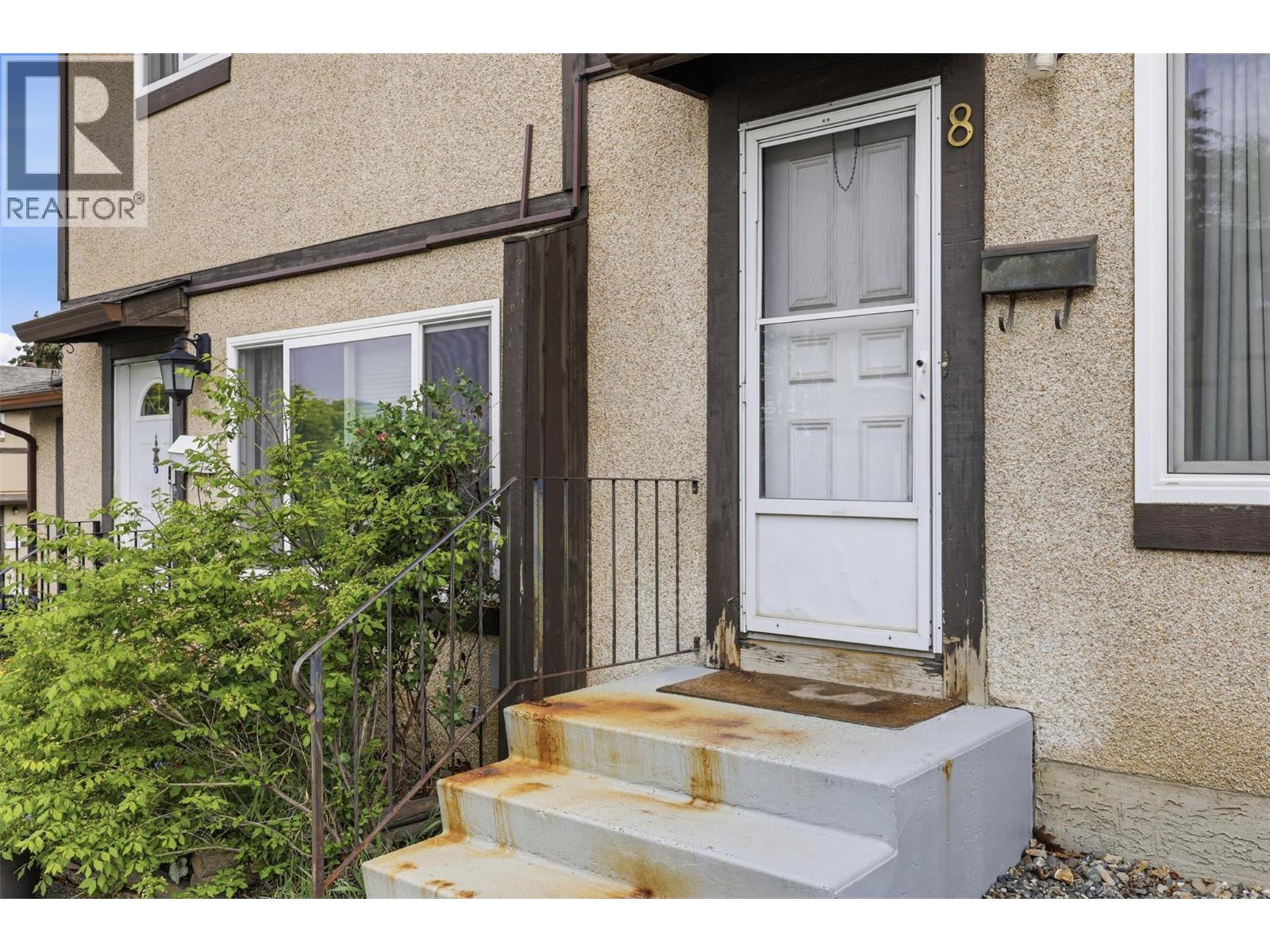 #8 1605 SUMMIT Drive - 2