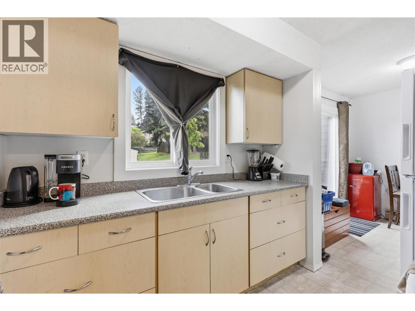 1605 SUMMIT Drive Unit# 8, Kamloops