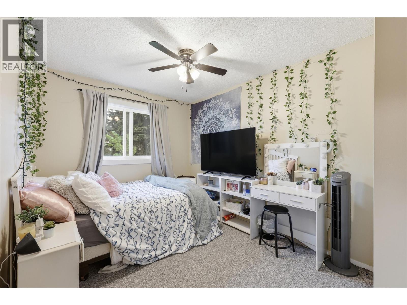 #8 1605 SUMMIT Drive - 17