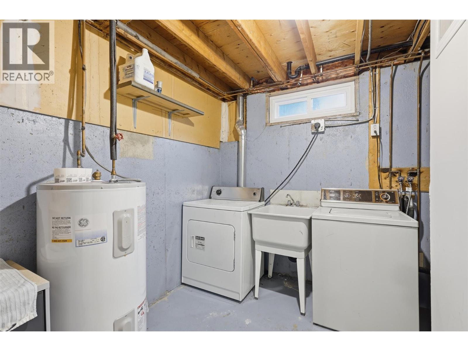 1605 SUMMIT Drive Unit# 8, Kamloops