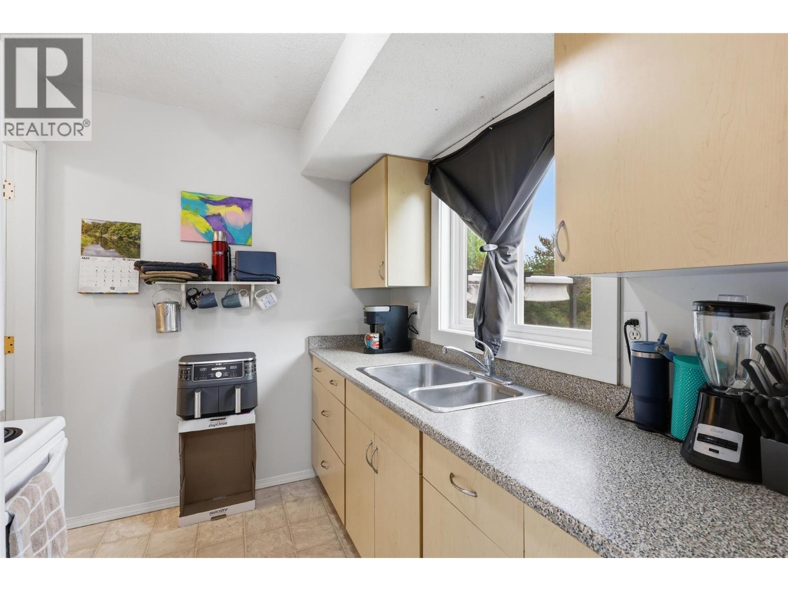 1605 SUMMIT Drive Unit# 8, Kamloops