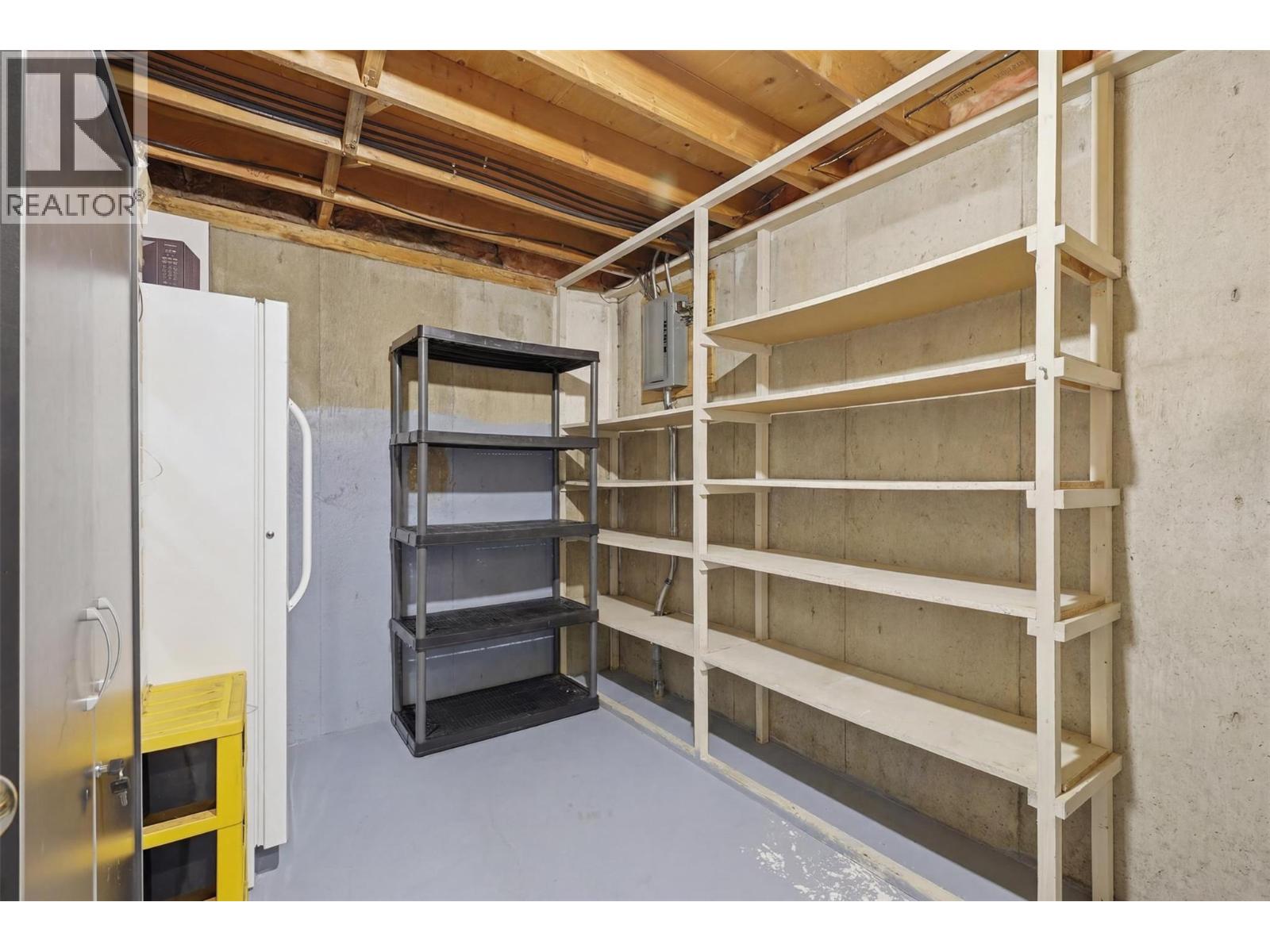#8 1605 SUMMIT Drive - 23