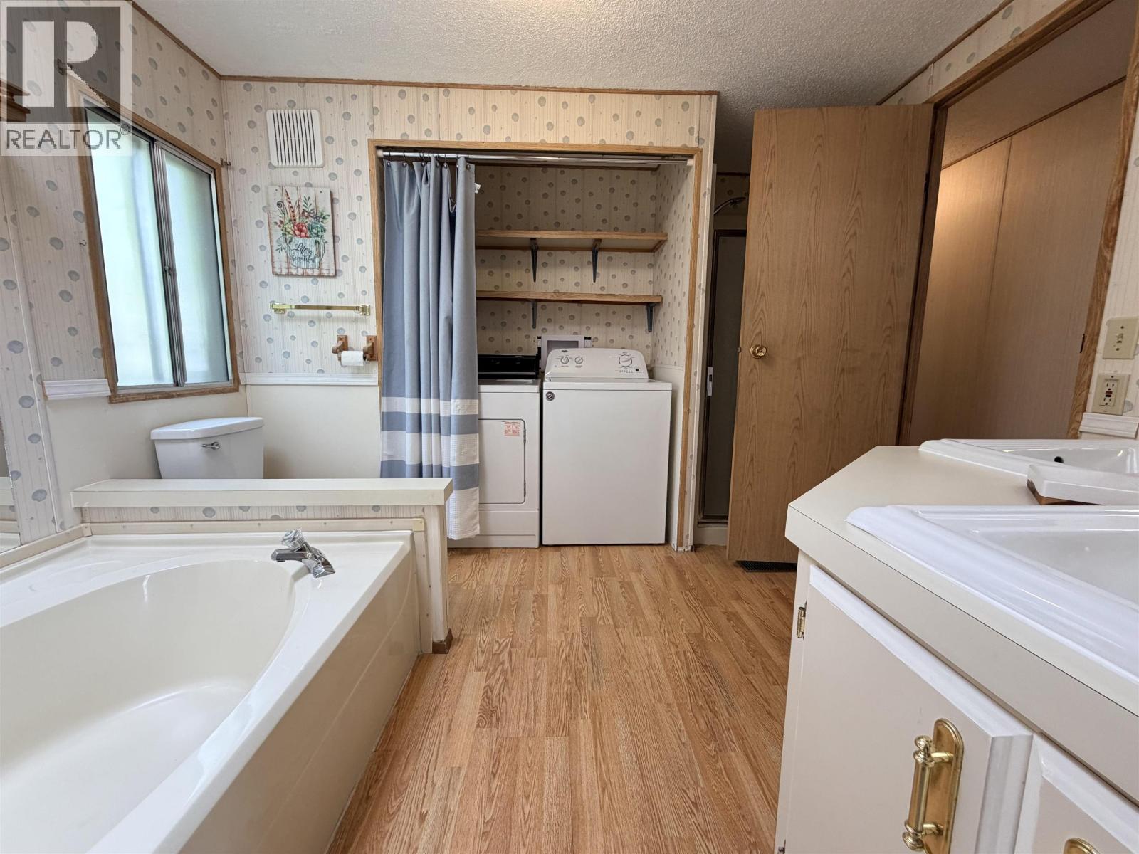 #10 2155 COMMODORE CRESCENT - 20