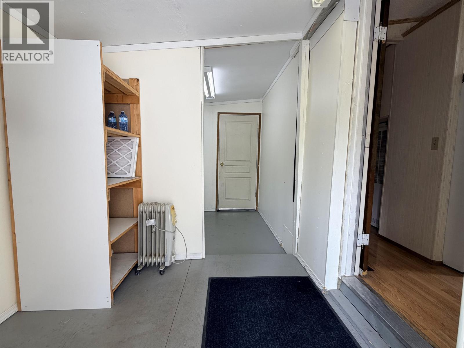 #10 2155 COMMODORE CRESCENT - 27