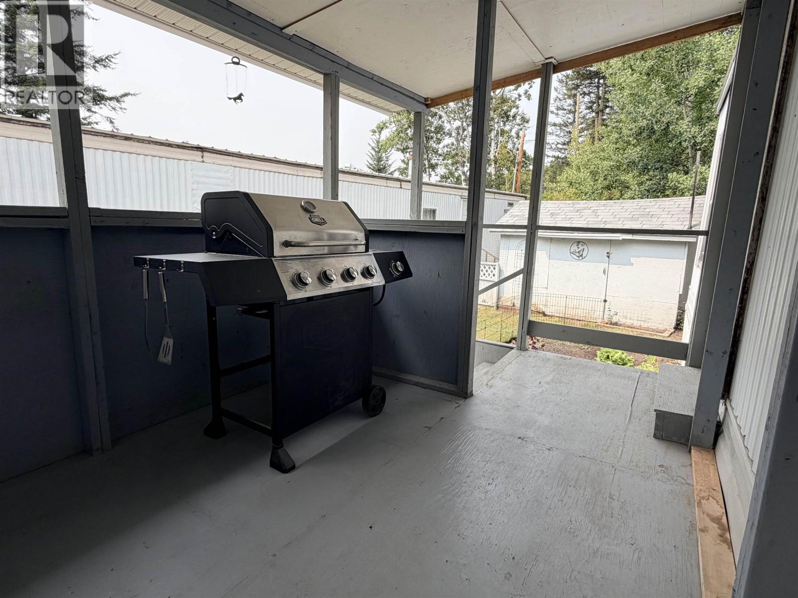 #10 2155 COMMODORE CRESCENT - 28
