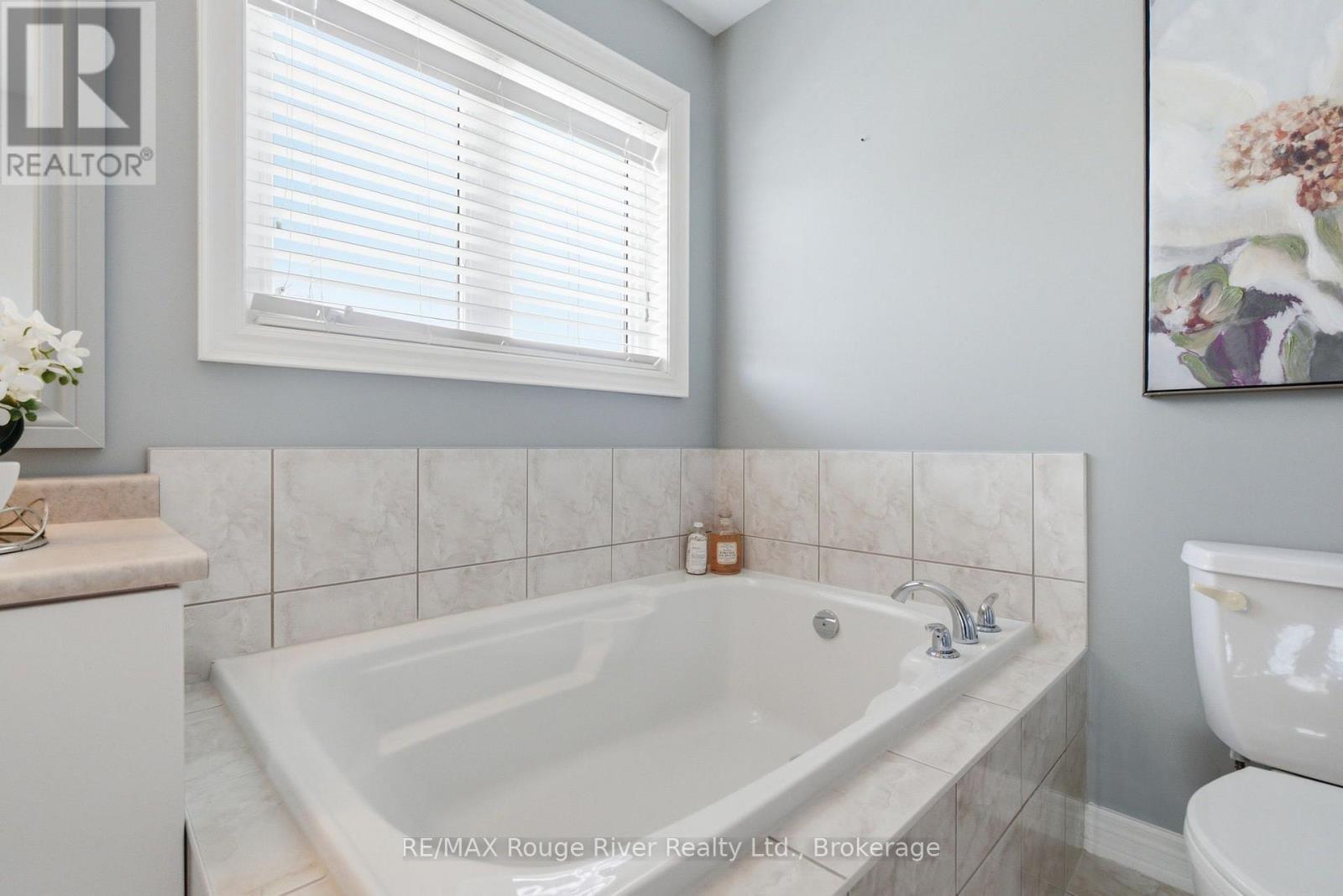 18 RAINBOW CRESCENT - Image 26