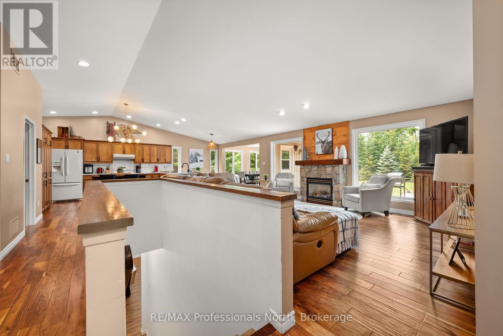 1044 ELK DRIVE - Image 30