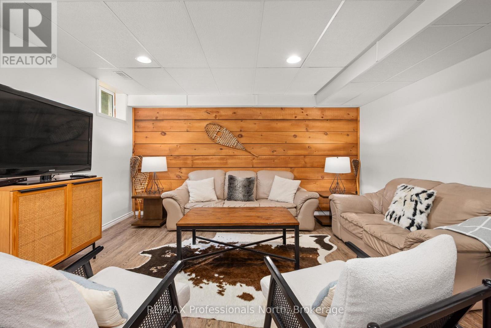 1044 ELK DRIVE - 33