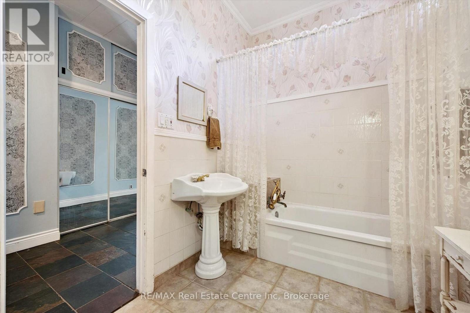 6594 FORESTELL ROAD - 16