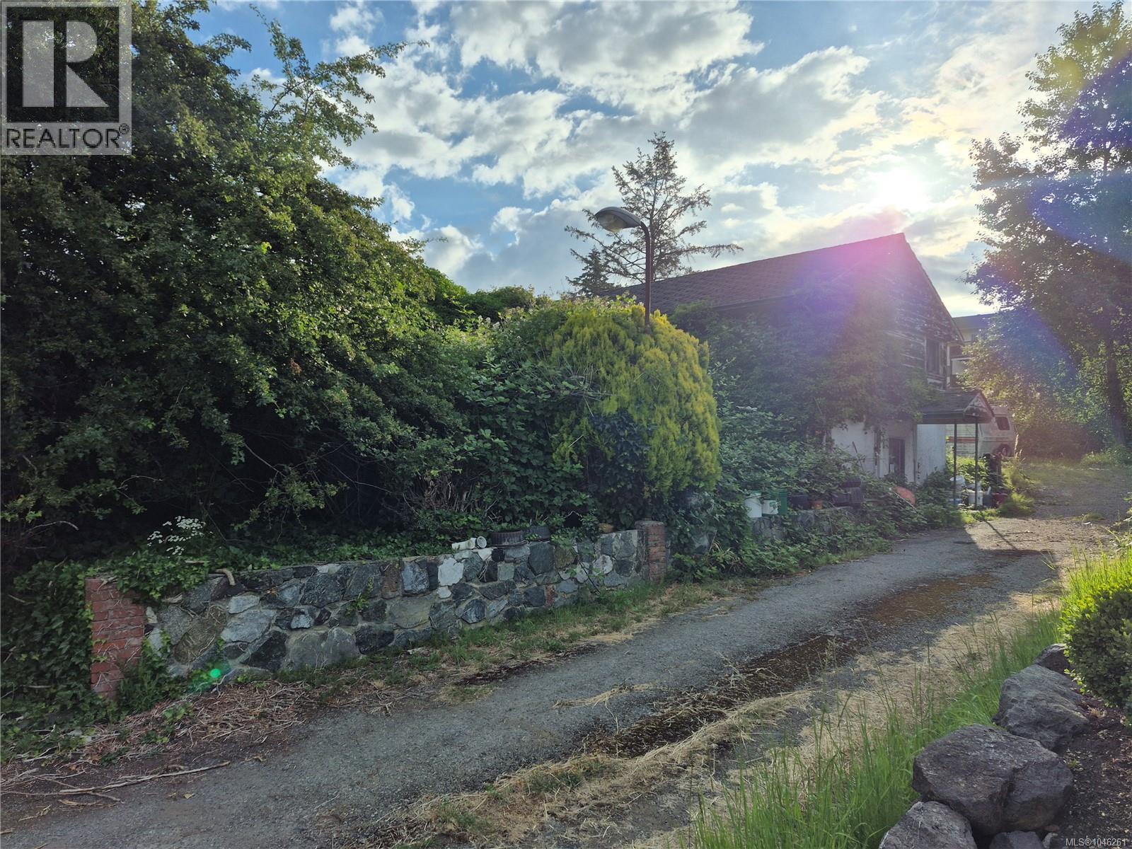  4129 Gillie Road, Saanich