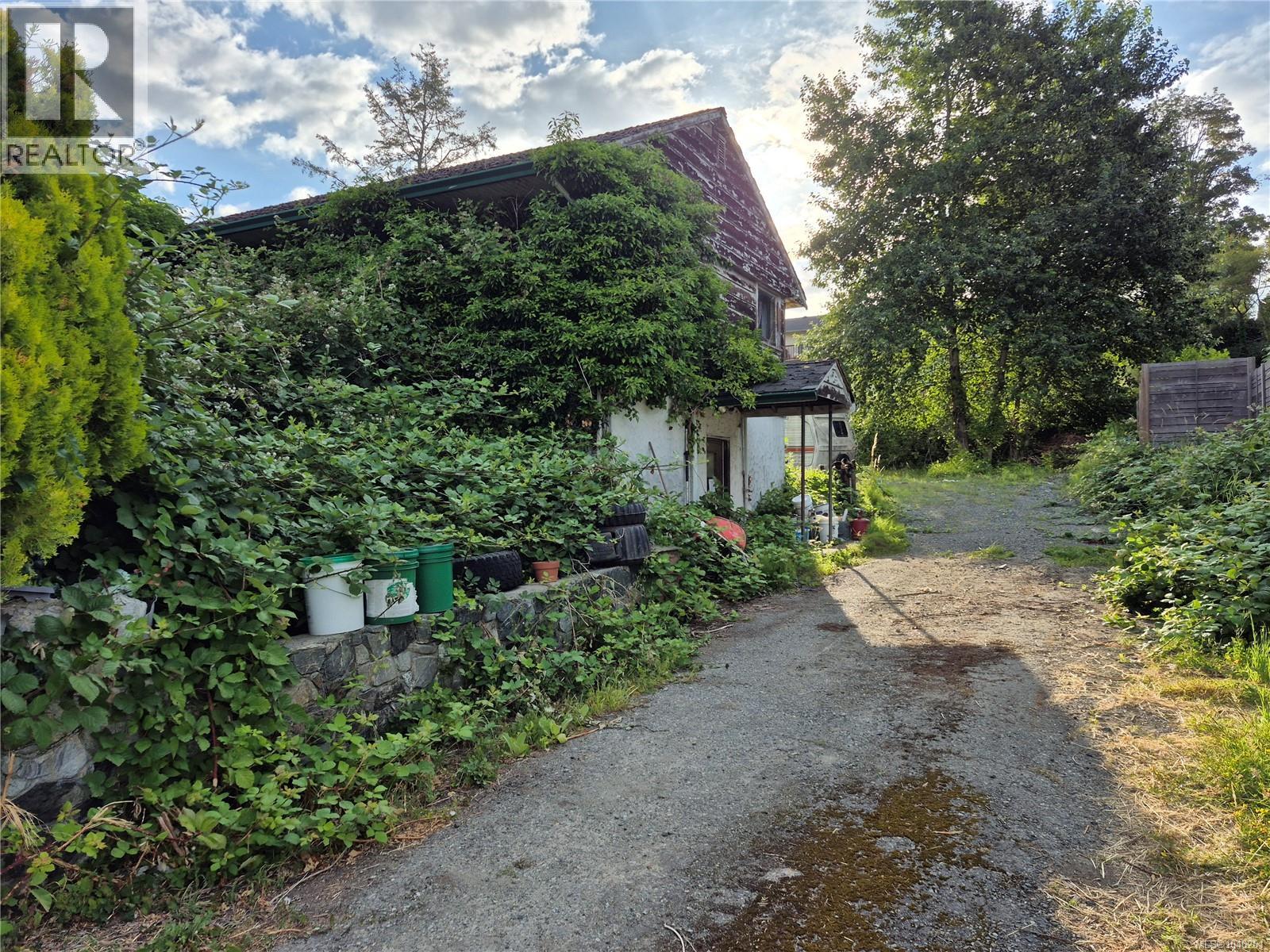  4129 Gillie Road, Saanich