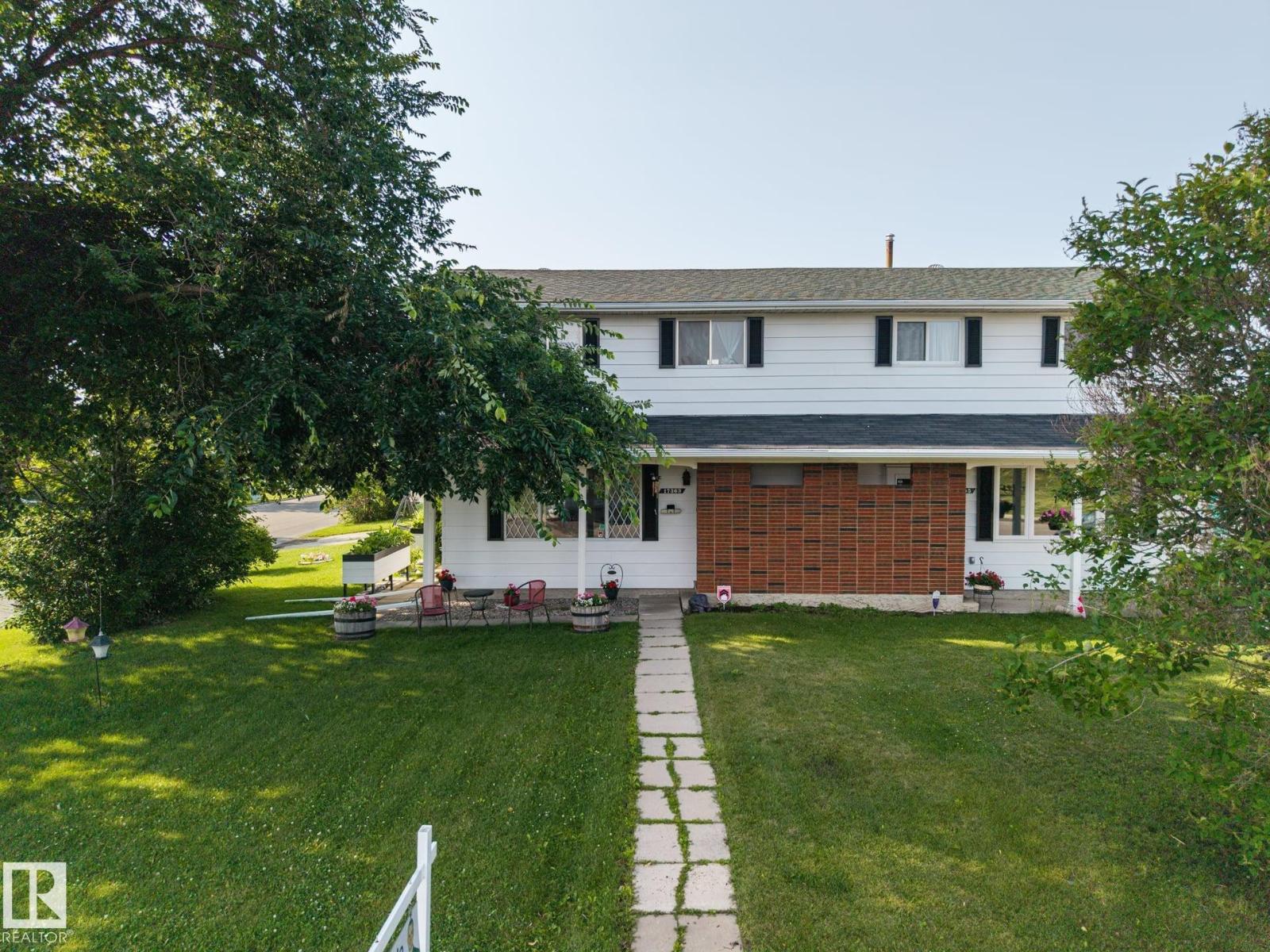 17303 82 AV NW - 39