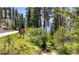 8281 Hwy 3a, Sirdar, BC V0B2C0 Photo 11