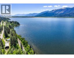 8281 Hwy 3a, Sirdar, BC V0B2C0 Photo 13