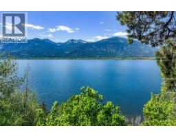8281 Hwy 3a, Sirdar, BC V0B2C0 Photo 15