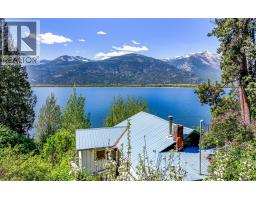 8281 Hwy 3a, Sirdar, BC V0B2C0 Photo 24