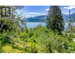 8281 Hwy 3a, Sirdar, BC V0B2C0 Photo 25