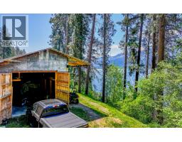 Primary Bedroom - 8281 Hwy 3a, Sirdar, BC V0B2C0 Photo 6