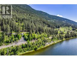 8281 Hwy 3a, Sirdar, BC V0B2C0 Photo 18