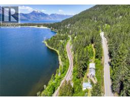 8281 Hwy 3a, Sirdar, BC V0B2C0 Photo 27